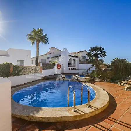 Villa Tamarindos - Stunning With Private Pool & Outside Space- Lual Nerja